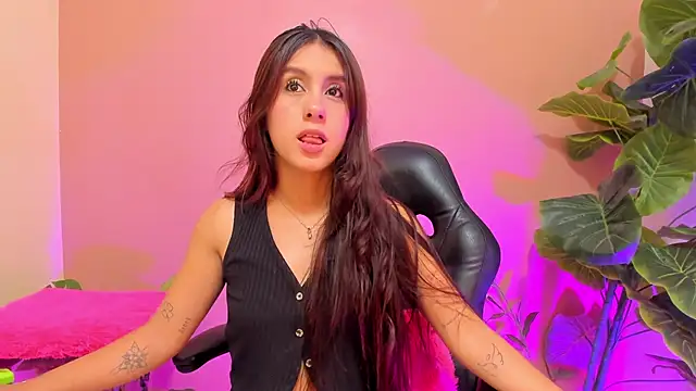 AlanaJones1 online show from 03.15.25