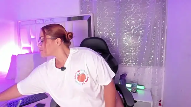 LeahxBarker online show from 04.02.26