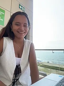 Snapshot of mia_sweetdc chatting on 11.08.25 mia sweetdc online show from 11.08.25