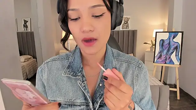 Snapshot of renee_shelby_ chatting on 12.03.24 renee shelby online show from 12.03.24