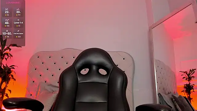 Snapshot of renee_shelby_ chatting on 03.08.25 renee shelby online show from 03.08.25