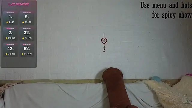 Evelina Mi4 online show from 03.17.25