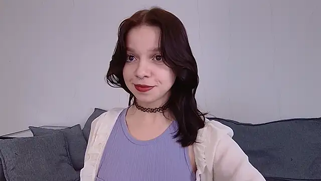 Snapshot of crystal_lilith chatting on 09.29.25 crystal lilith online show from 09.29.25