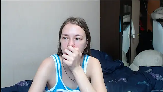 leila bambi  online show from 02.21.25