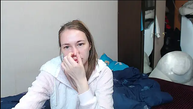 leila bambi  online show from 02.22.25