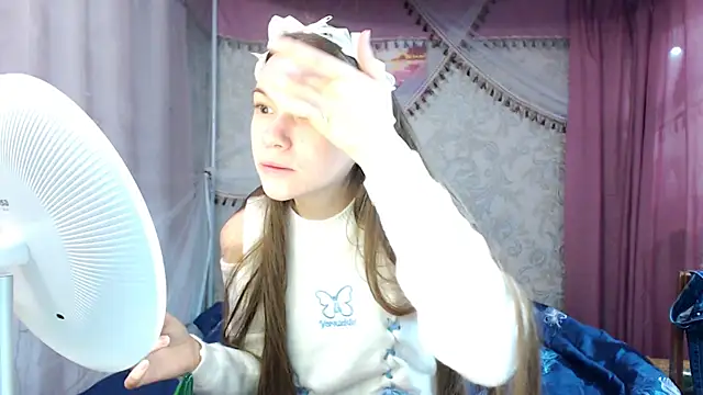 leila bambi  online show from 02.05.26