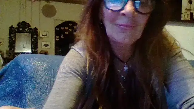 Snapshot of gildamilf chatting on 05.25.26 gildamilf online show from 05.25.26
