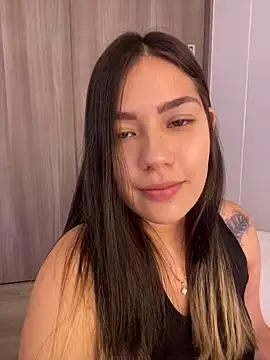 Latina vanessa online show from 12.26.24