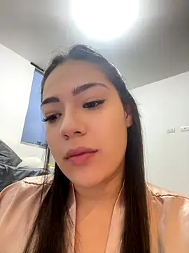 Latina vanessa online show from 10.14.25