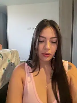 Latina vanessa online show from 11.25.25