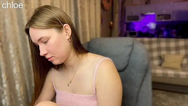 Snapshot of ChloeMillerMeow chatting on 11.02.25 ChloeMillerMeow online show from 11.02.25