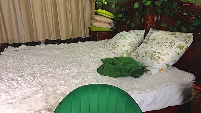 Snapshot of SquirtBabee chatting on 02.25.26 SquirtBabee online show from 02.25.26
