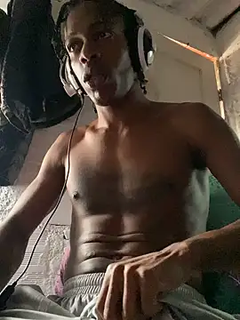 Larry-n-clouds online show from 11.24.25