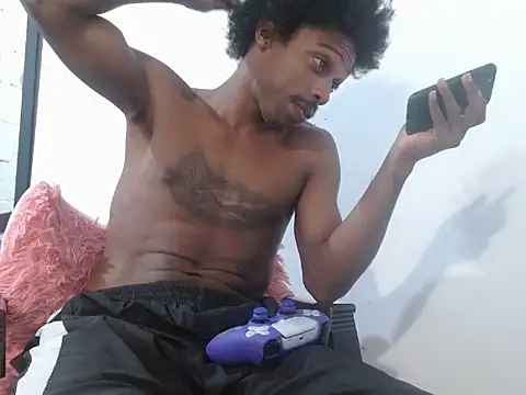 Larry-n-clouds online show from 03.12.26