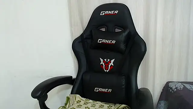 Snapshot of IceBellaCane313 chatting on 09.19.25 IceBellaCane313 online show from 09.19.25