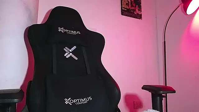 Snapshot of Luan-wood chatting on 09.28.25 Luan-wood online show from 09.28.25