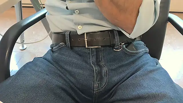 alessandroman2114 online show from 10.13.25