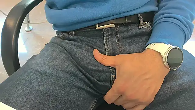 alessandroman2114 online show from 04.22.26