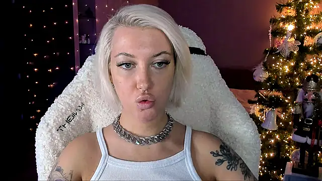 tykioty Miley online show from 12.22.24