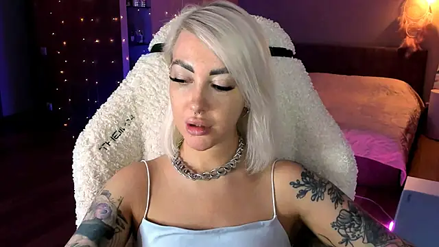 tykioty Miley online show from 12.03.25