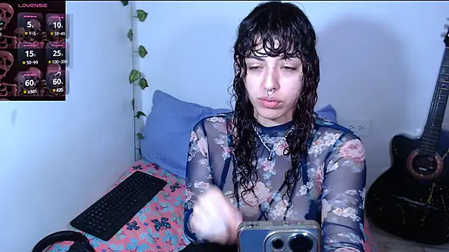 Snapshot of Eli666uwu chatting on 12.21.24 Eli666uwu online show from 12.21.24