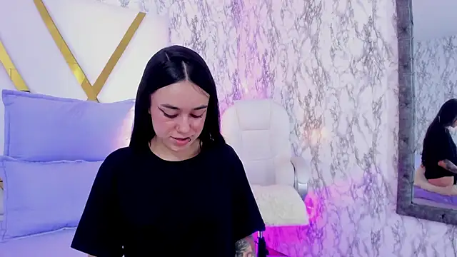 Athziry  online show from 12.17.24