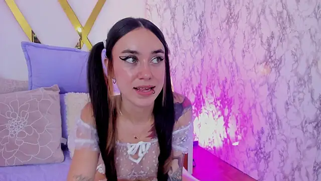 Athziry  online show from 01.17.25