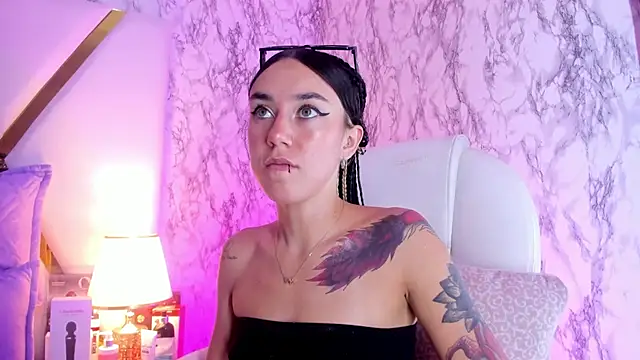 Athziry  online show from 02.24.25