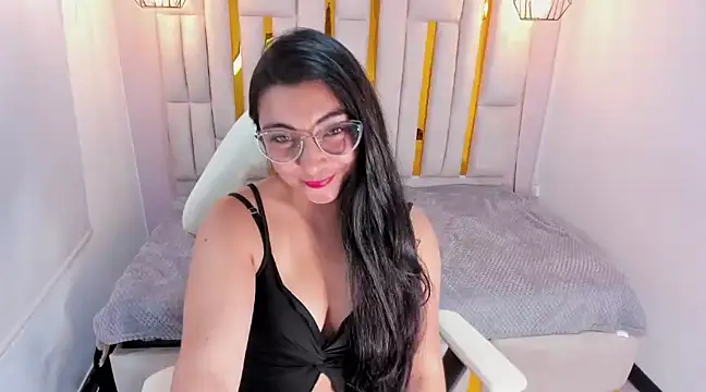 Karla hernandez  online show from 03.07.25