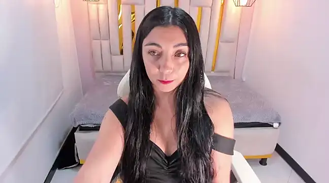 Karla hernandez  online show from 03.10.25