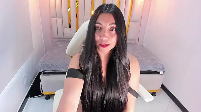 Karla hernandez  online show from 03.10.25