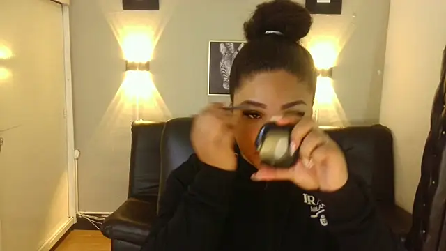 ashley Tompson1 online show from 12.30.24