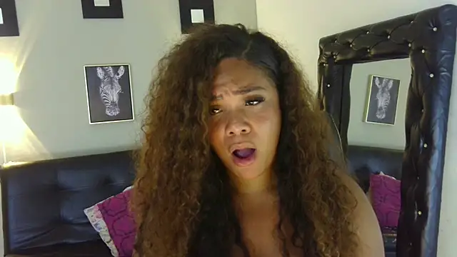 ashley Tompson1 online show from 01.08.25