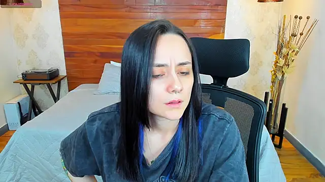 KatherineBond online show from 12.12.24
