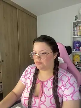 Gabiwaifu online show from 10.25.25