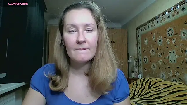 AnnaXLovers online show from 10.28.25