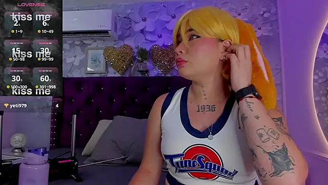 Danee 19  online show from 02.12.25