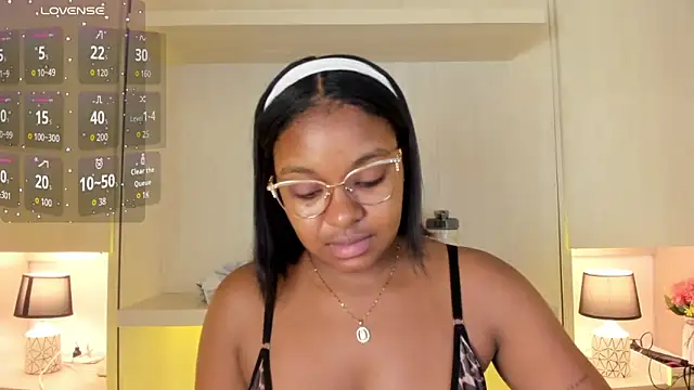 tamaraa smiith online show from 11.06.25