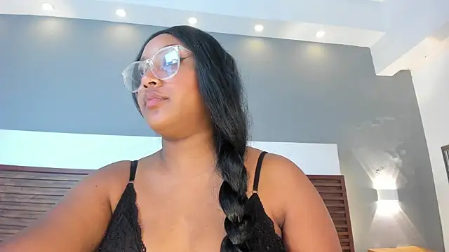 Snapshot of Adelehottman chatting on 10.04.25 Adelehottman online show from 10.04.25