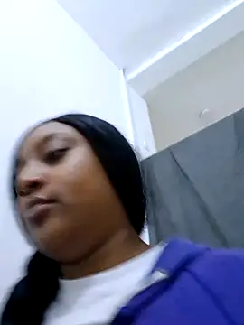 Snapshot of Adelehottman chatting on 11.05.25 Adelehottman online show from 11.05.25