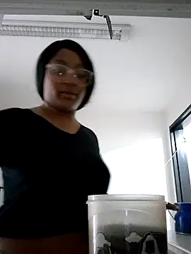 Snapshot of Adelehottman chatting on 11.06.25 Adelehottman online show from 11.06.25