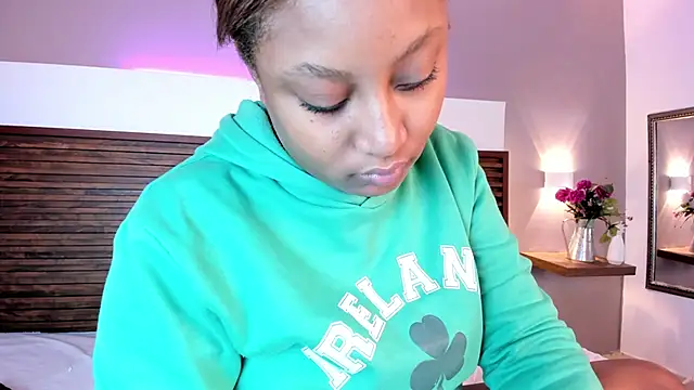 Adelehottman online show from 02.18.26