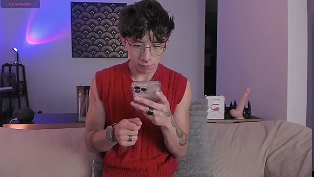 Snapshot of im__thomass chatting on 12.18.25 im thomass online show from 12.18.25