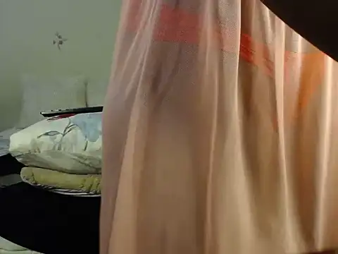 Snapshot of DarkBerry8 chatting on 11.08.25 DarkBerry8 online show from 11.08.25