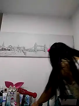  Miaaleon online show from 02.18.25