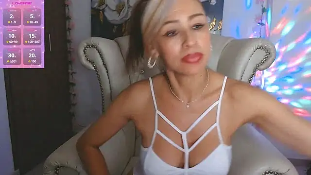 Isabelhot1 online show from 04.16.26