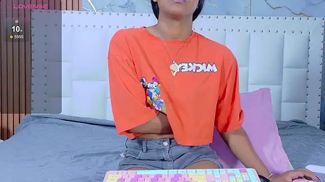 indianschoolgirl online show from 01.05.26