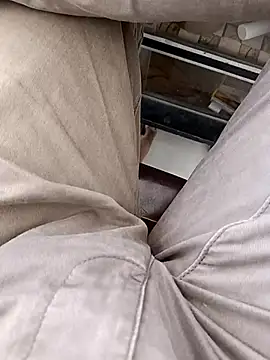 Snapshot of You_are__mine_ chatting on 10.21.25 You are mine online show from 10.21.25