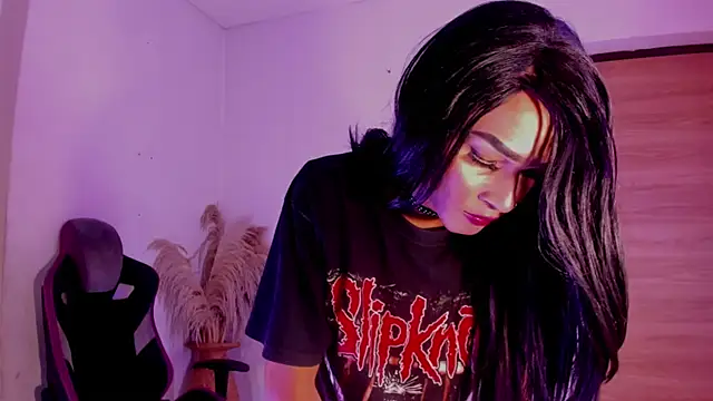 carolinemiller7 online show from 12.02.25