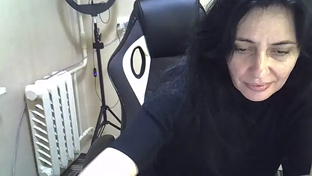 Snapshot of NkPulse chatting on 10.26.25 NkPulse online show from 10.26.25